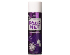 Aqua Net: botella con rociadora para fijación duradera en peinados.