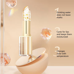 Azmaker labial brillo iridiscente para acabado luminoso y duradero.