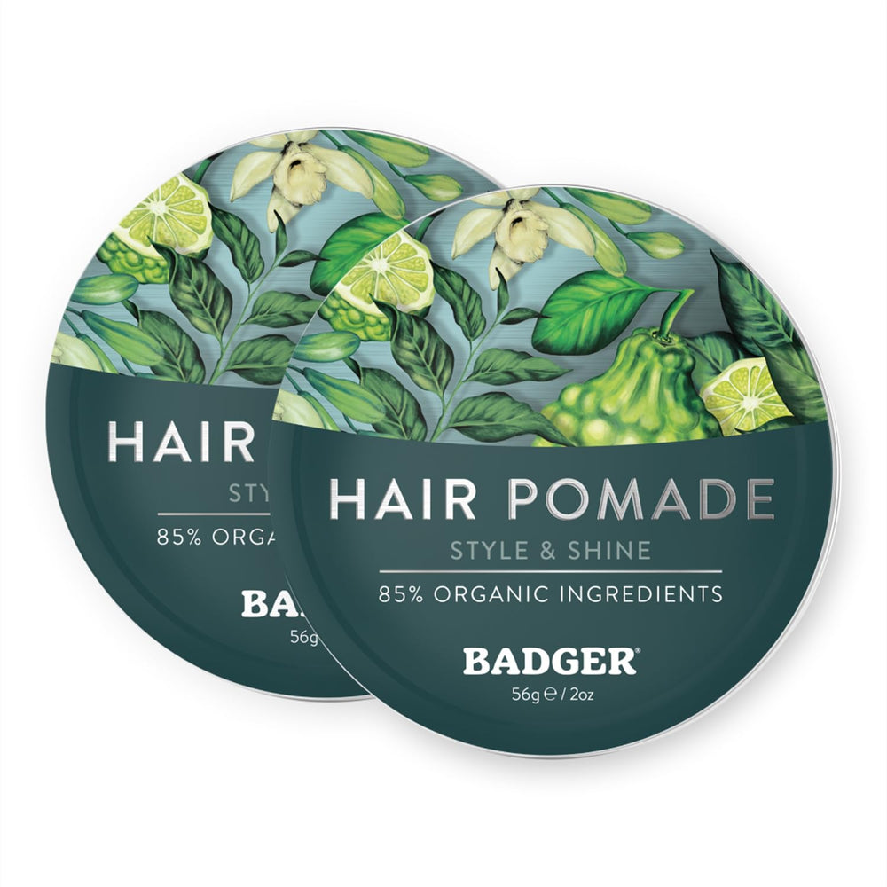 Pomada Badger en envase de 2 oz, acabado natural.