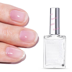 Beetles Fortalecedor de Uñas: bote cercano muestra la cobertura clara para uñas sin imperfecciones.