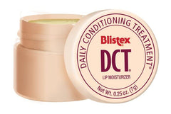 Aplicación suave de Blistex DCT en los labios para hidratación diaria.
