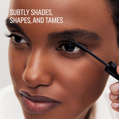 Bobbi Brown Natural Brow Shaper tono Mahogany añade profundidad