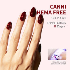 Aplicación suave de gel CANNI para uñas con acabado uniforme.