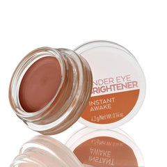 Catrice iluminador de ojeras, tono cálido que equilibra sombras.