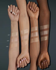 Catrice More Than Glow Highlighter, acabado sedoso, brillo duradero en la piel.