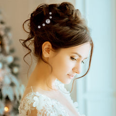 Accesorios Charónle para cabello en dorado, añade sofisticación a peinados diarios.