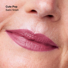 Labial Clinique Pop de larga duración, acabado brillo para efecto luminoso.