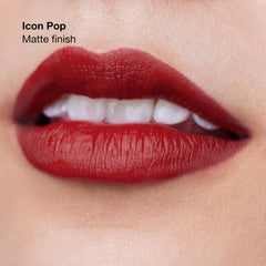Labial Clinique Pop de Larga Duración, acabado satinado suave y natural.