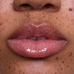 ColourPop aplicador paddle preciso para una aplicación uniforme.