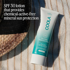 Textura ligera de la crema corporal COOLA