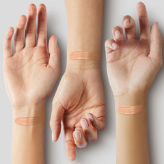 Esponja aplicada en Covergirl Outlast Extreme Wear buff beige para difuminar