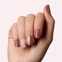 Dashing Diva Glaze brillo espejo para acabado intenso.