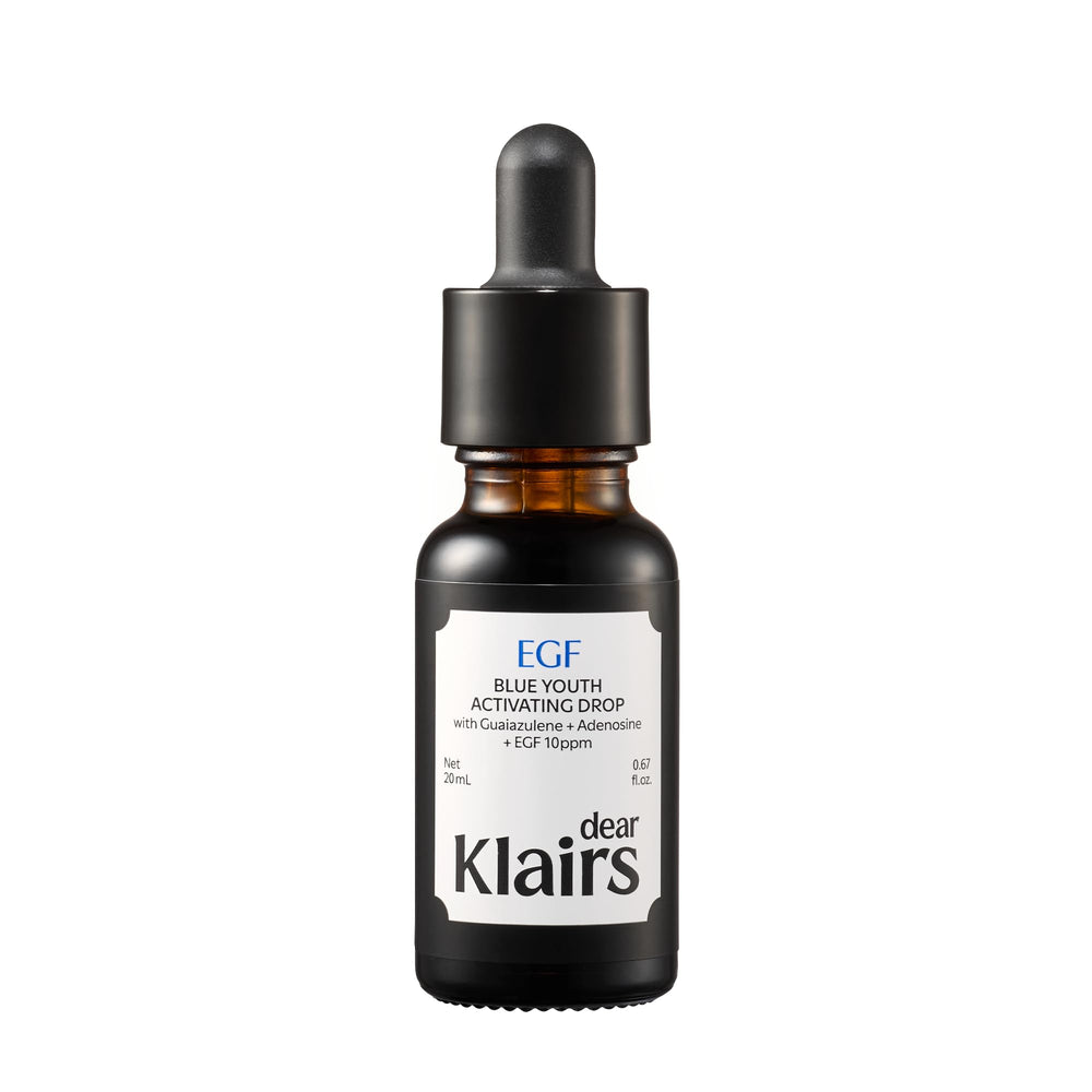 DearKlairs EGF serum en botella azul, calma la piel sensible y reduce rojeces.