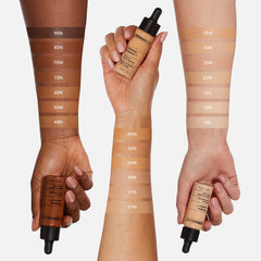 Cobertura visible que iguala tono de piel con Dermablend.