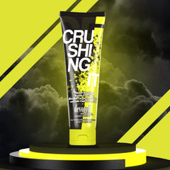 Devoted Creations Crushing It: uso práctico con la palma para un bronceado suave.