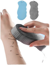 Esponja exfoliante mágica azul gris para piel suave y limpia.