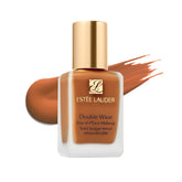 Estée Lauder Double Wear: botella mate 24 h para acabado duradero.