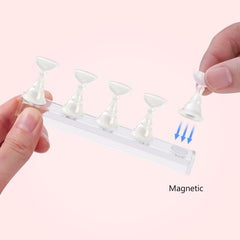 Etercycle base práctica uñas imantadas, ofrece sujeción segura para practicar.