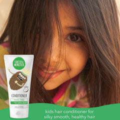 Fresh Monster textura cremosa en frasco, hidratación suave para niños.