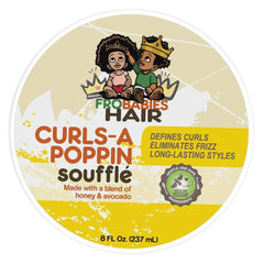 Aplicación suave de FroBabies Hair Curls-A-Poppin para rizos definidos.