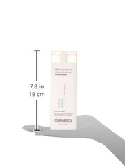 Aplicación del acondicionador en cabello rizado con GIOVANNI Direct