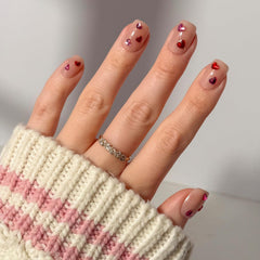 Glamnetic Dear Lover uñas postizas con corte squoval para un look elegante.