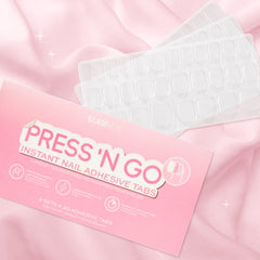 Glamnetic Press 'n Go: adhesivos fáciles de usar en dos pasos para uñas rápidas.