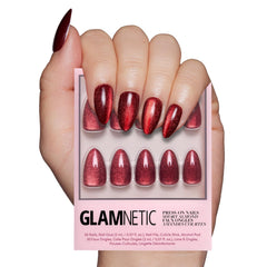 Glamnetic uñas postizas Rojo Rubí con brillo terciopelo para un look llamativo.