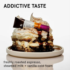 Aplicación rápida de Balm Dotcom Espresso en labios.