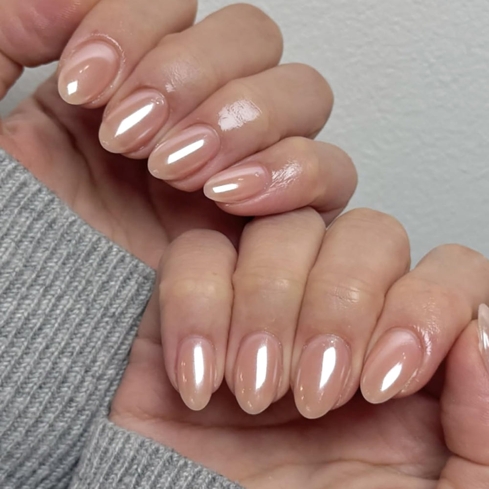 Uñas HOSAILY press-on cortas en almendra nude con efecto cromo espejo para uso diario