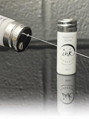 Ink Permanent hilo mapeo cejas blanco con cortador integrado facilita mediciones rápidas y limpias.