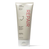 Ion Repair BB Cream frasco vertido para acondicionar y suavizar el cabello.