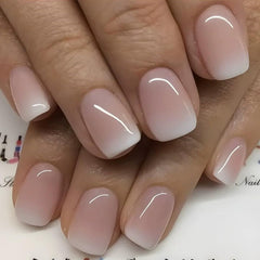 Uñas Frances-Ombré Juggssa con acabado brillante y aspecto natural