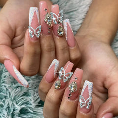 Juome Nail Charms diamantes cristal dorado, efecto glam en uñas.