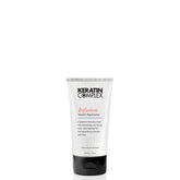 Keratin Complex Infusion Keratin Replenisher: botella visible, ayuda a suavizar y proteger durante el secado.