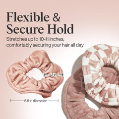 Paquete de dos scrunchies Kitsch, práctico repuesto para uso diario.