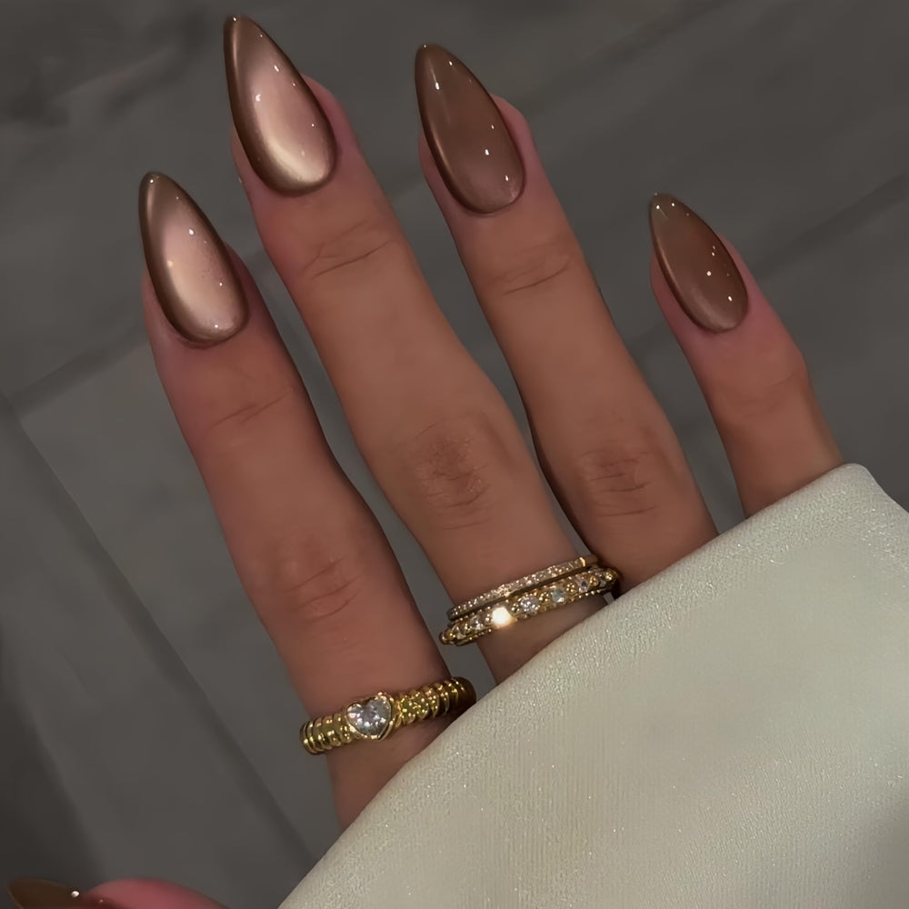 KQueenest uñas ojo de gato marrón oscuro en formato almendra para un look elegante.