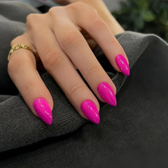 Uñas KQueenest pegadas corto almendra, rosa llamativo, duraderas para uso diario.