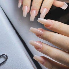 KQueenest uñas nude reutilizables con cuidado, ideal para uso repetido.