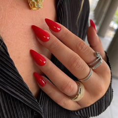 Uñas KXAMELIE con acabado gel natural, apariencia impecable.