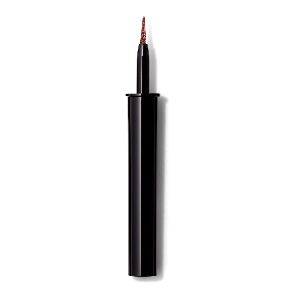 Lancôme Artliner con punta de fieltro para delineado preciso en marrón metalizado.