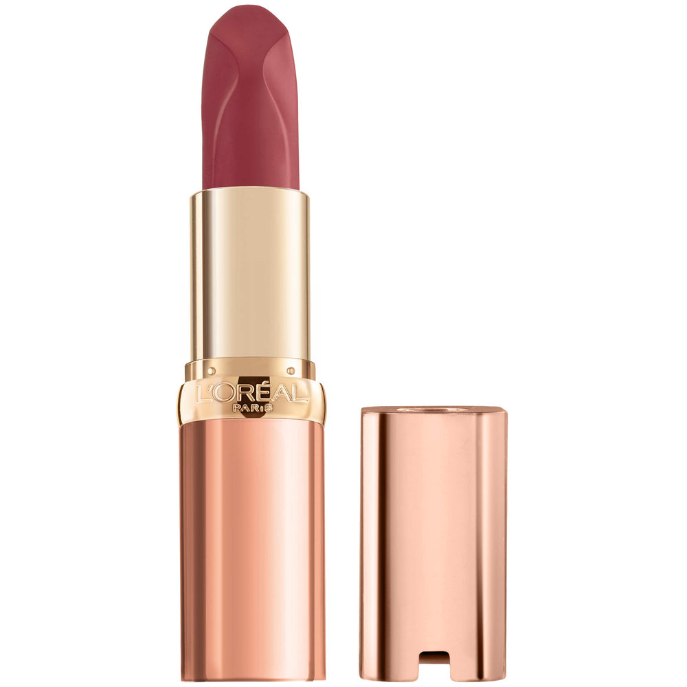L'Oréal Paris Colour Riche Les Nus: empaque elegante y labial nude de larga duración.