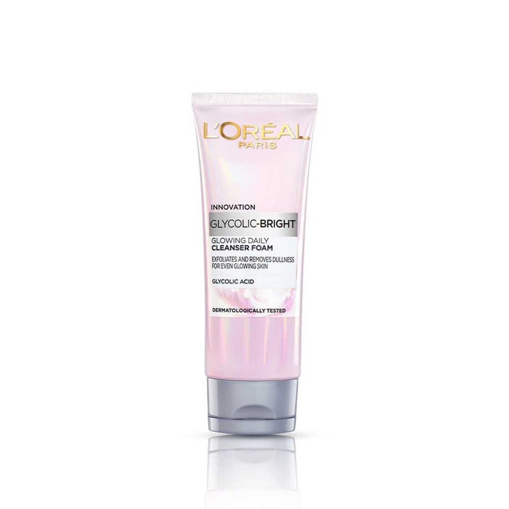 L’Oréal Paris Glycolic Bright: botella del limpiador facial espumoso para uso diario.