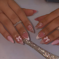 Uñas LPOODDNU con punta francesa y diamantes, ideales para ocasiones.