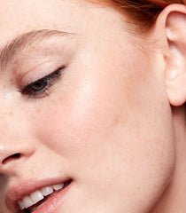 MAKE Beauty Diffusion Dew Skin Tint: acabado radiante que realza la complexión.
