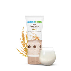 MAMAEARTH Rice Dewy Bright muestra textura cremosa para una limpieza suave