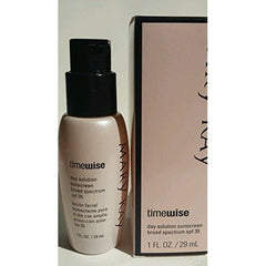 Mary Kay TimeWise Day Solution rosa, aplicación en la piel, protección UVA y UVB.
