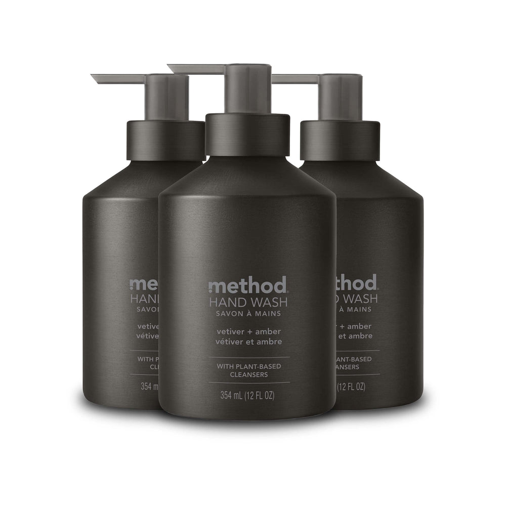 Method Jabon Manos Gel Vetiver Ámbar: botella de aluminio negro en primer plano.