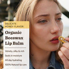 Moon Valley Organics Balsamo labios Miel Dulce, aplicacion suave para labios secos.