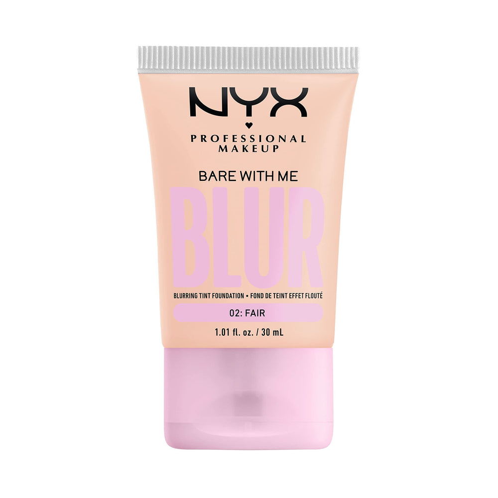 La base NYX Bare With Me Blur Tint Foundation se aplica con brocha para un acabado suave.